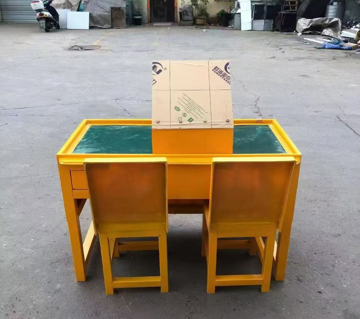 志丹防静电导通桌井下煤矿火工品发放桌：危险品流转的安全守护者